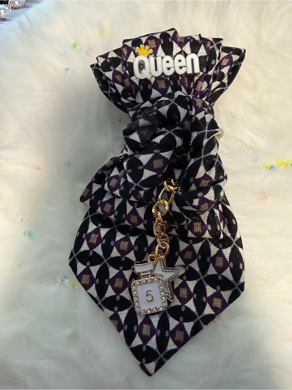 Queen Charm Geometric Scarf Accessory - Black & Purple